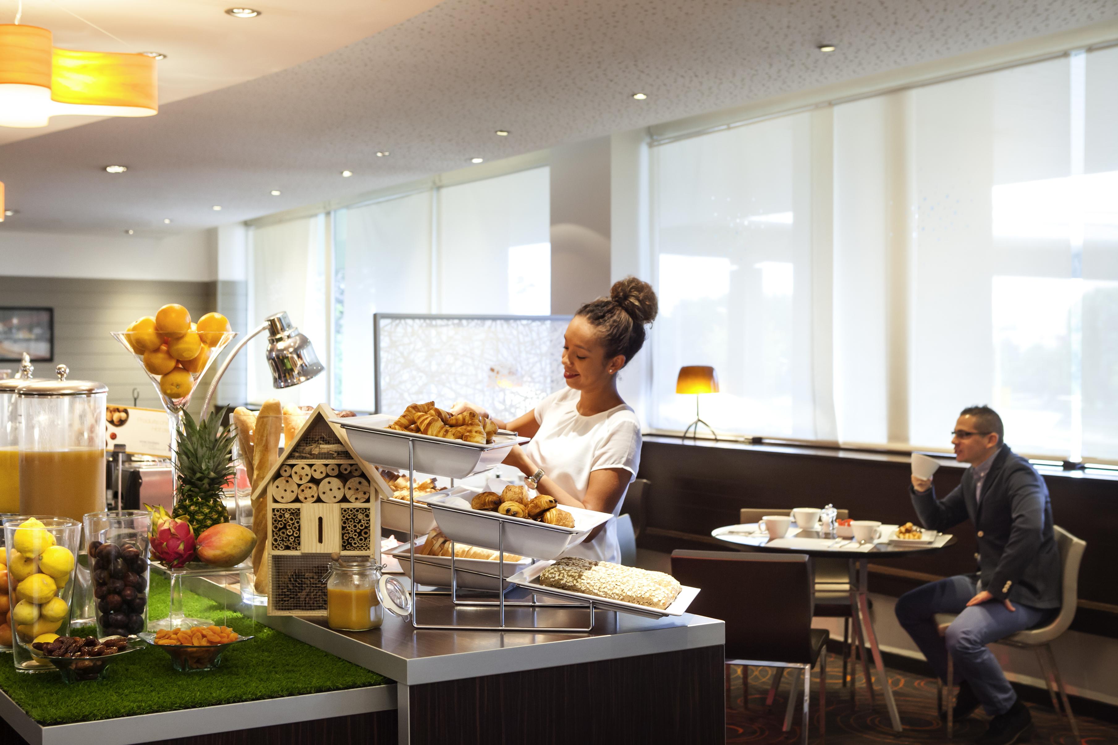 Novotel Paris La Defense Esplanade Courbevoie Exteriör bild