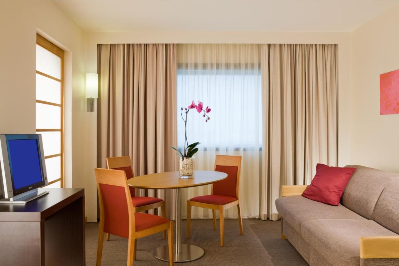 Novotel Paris La Defense Esplanade Courbevoie Exteriör bild